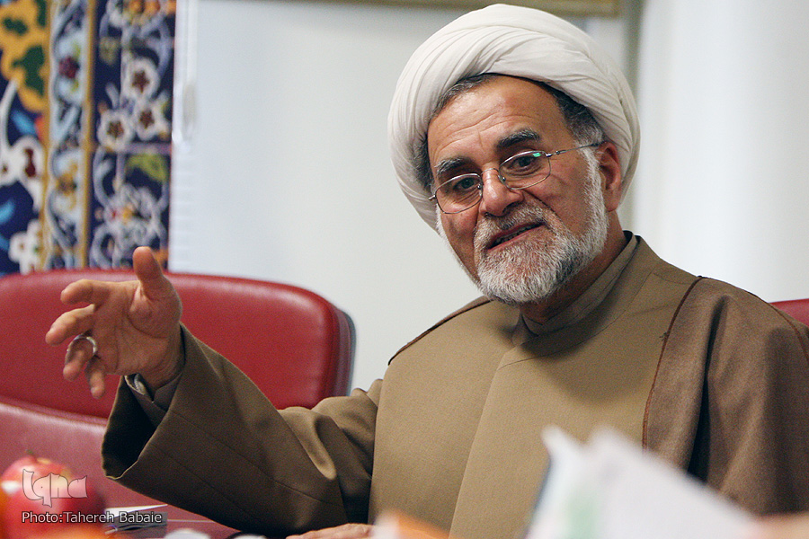 سیطره تفکر تئولوژیک؛ از بزرگترین آسیبهای حوزه/ حوزه و دانشگاه آماده شیفت پارادایمی نیست سیطره تفکر تئولوژیک؛ از بزرگترین آسیبهای حوزه/ حوزه و دانشگاه آماده شیفت پارادایمی نیست