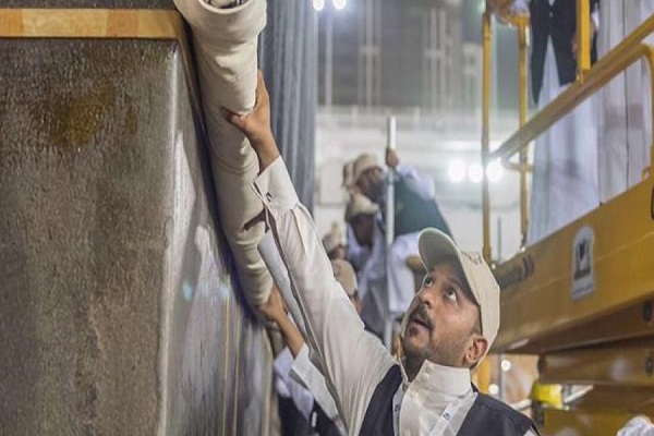 پرده خانه خدا تعویض شد