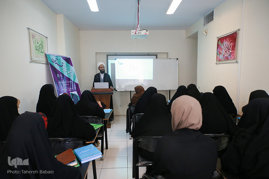 آموزش تدبر روش&zwnj;مند و تفاوت تدبر با تفکر در قرآن؛ محور&zwnj;های دوره دانشجو متدبر قرآنی