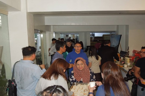 نمایش مناجات و عرفان در گالری نقاش معروف مانیل+عکس