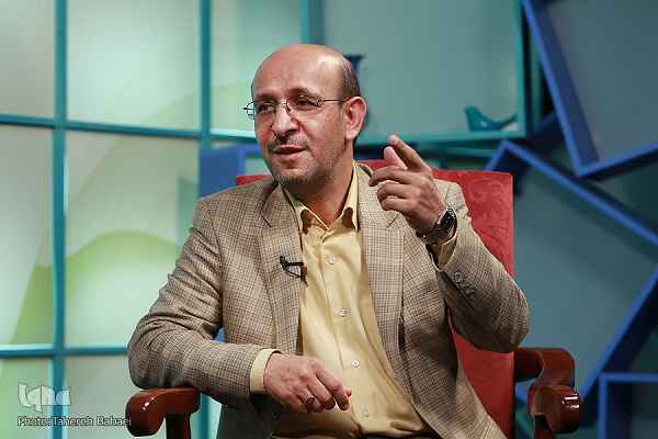 ارتباطات بدون مرز امروز و افزایش بینیازی از ارتباط چهره به چهره با معلم/ انتظار رعایت ادب رفتار و گفتار در منسوبان به قرآن