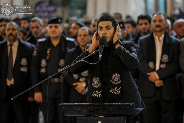 تصاویری از پرچم عزای حسینی بر فراز گنبد ائمه(ع) در عراق تصاویری از پرچم عزای حسینی بر فراز گنبد ائمه(ع) در عراق