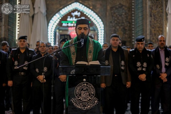 تصاویری از پرچم عزای حسینی بر فراز گنبد ائمه(ع) در عراق تصاویری از پرچم عزای حسینی بر فراز گنبد ائمه(ع) در عراق