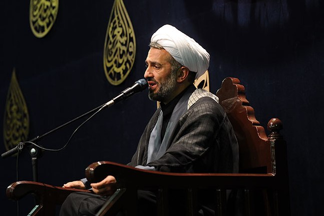 پوشیدن لباس مشکی از کمترین لوازم اندوه برای اهل بیت(ع) است پوشیدن لباس مشکی از کمترین لوازم اندوه برای اهل بیت(ع) است