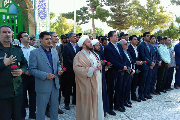 عطرافشانی و گلباران مزار شهدا در کوهبنان + تصاویر عطرافشانی و گلباران مزار شهدا در کوهبنان + تصاویر