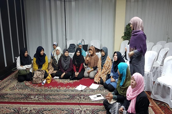 جلسات آموزش آنلاین قرآن در فیلیپین+عکس جلسات آموزش آنلاین قرآن در فیلیپین+عکس