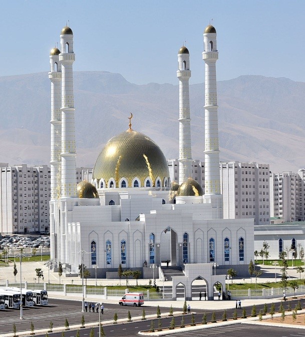 قرآن رئیس&zwnj;جمهور؛ زینت&zwnj;بخش مسجد تازه&zwnj; تأسیس ترکمنستان