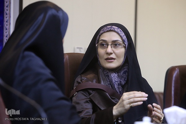 هفته خوشنویسی ایران به فیلیپین میرود/ ترسیم صلح با هنرمندی مسلمان و مسیحی+عکس هفته خوشنویسی ایران به فیلیپین میرود/ ترسیم صلح با هنرمندی مسلمان و مسیحی+عکس