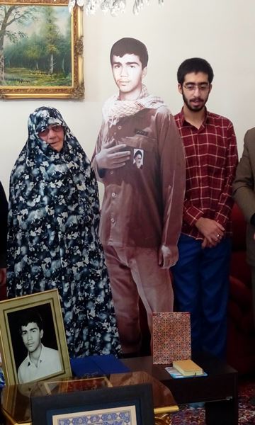 پنجشنبه// پنجشنبه//