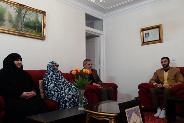 پنجشنبه// پنجشنبه//