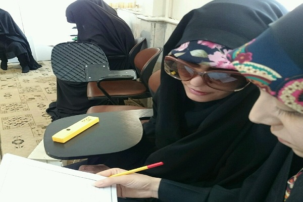 دوشنبه/// شاید توفیق دیدار برایم محقق نشود اما در قلیم می&zwnj;توانم یک قدم به خواسته ایشان نزدیک&zwnj;تر شود/ مسابقات بهانه&zwnj;ای برای تثبیت باشد نه عرصه&zwnj; رقابت/  برکت حفظ قرآن را از ائمه(ع) به ویژه امام حسین(ع) دارم/ حفظ قرآن زحمتی که شیرین است