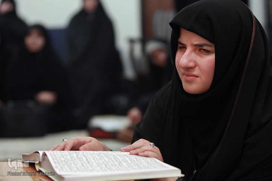 آرزو اسلامی حافظ قرآن 11 رتبه اول در مسابقات قرآن و قهرمانی در شنا