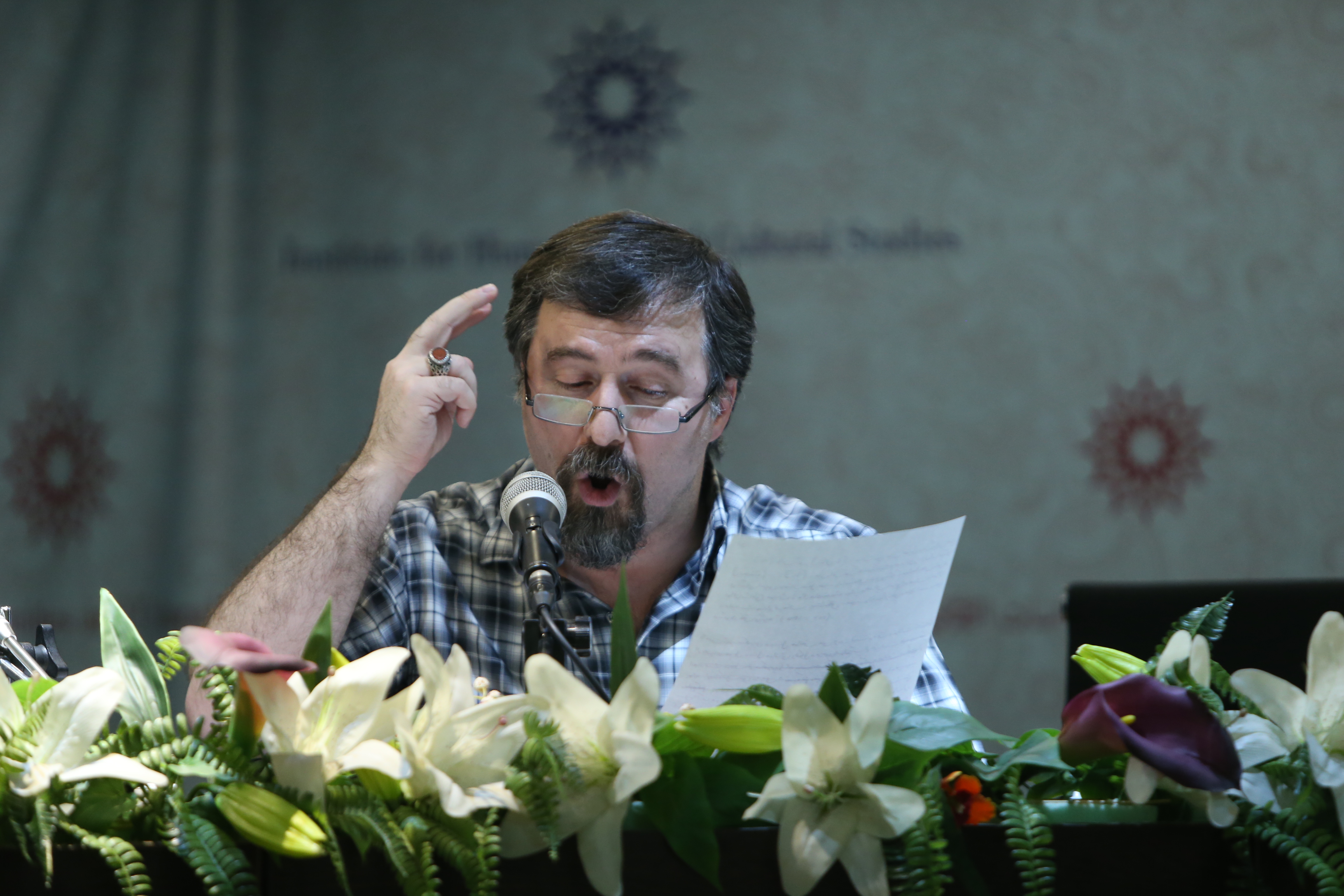 عبدالکریمی با کاتولیزه کردن جهانبینی اسلام از منطق قرآنی فاصله گرفته است نگاه عبدالکریمی به قرآن آن کاتولیزه کرده و با منطق قرآنی فاصله دارد