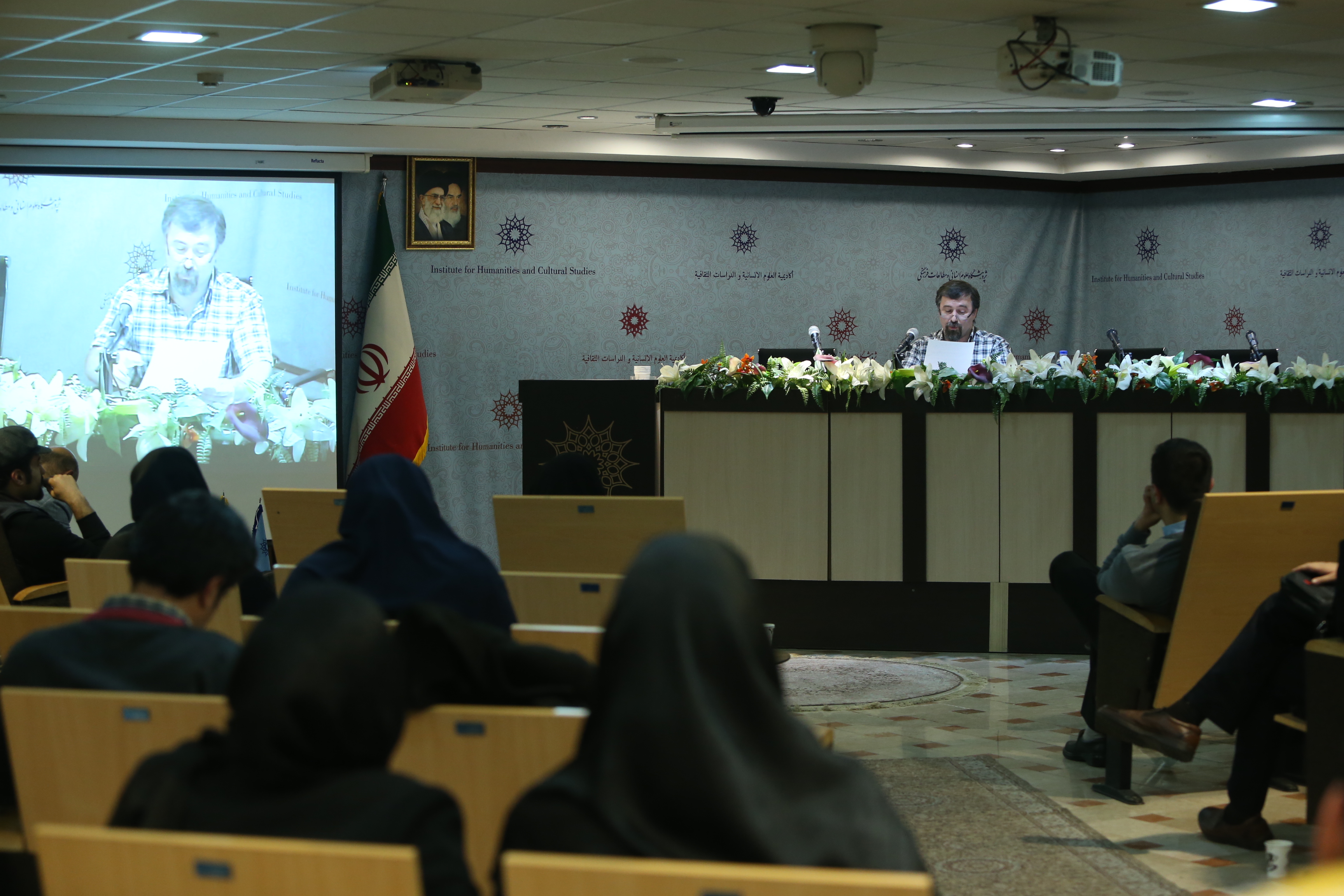 نگاه عبدالکریمی به قرآن آن کاتولیزه کرده و با منطق قرآنی فاصله دارد