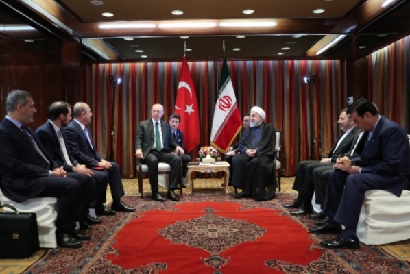 رایزنی رؤسای جمهوری اسلامی ایران و ترکیه درباره مهمترین مسایل دوجانبه، منطقه&zwnj;ای و بین&zwnj;المللی