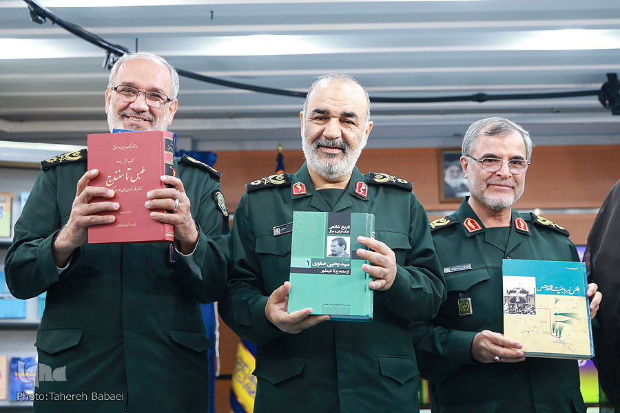 هدیه&zwnj;های ویژه مرکز اسناد و تحقیقات برای هفته دفاع مقدس