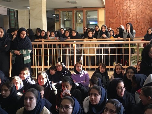 رد نشود///دانش&zwnj;آموزان در حال تماشای فوتبال + عکس