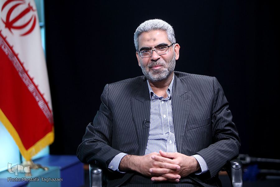 دوشنبه////طرح جدید بانکداری مشکل جریمه تأخیر را برطرف میکند اما جلوی حقههای بانکی را نمیگیرد/ برای نامهنگاری به مجلس از «قرآن» خط گرفتیم دوشنبه////طرح جدید بانکداری مشکل جریمه تأخیر را برطرف میکند اما جلوی حقههای بانکی را نمیگیرد/ برای نامهنگاری به مجلس از «قرآن» خط گرفتیم