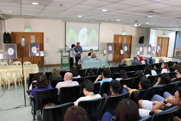 گردهمایی دانشگاه کاتولیک فیلیپین از رنگ و بوی قرآنی تا نمایش همدلی دینی+فیلم گردهمایی دانشگاه کاتولیک فیلیپین از رنگ و بوی قرآنی تا نمایش همدلی دینی+فیلم