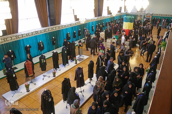 پنجشنبه/// تکاپوی جامعه ایرانی برای اربعین حسینی/ از نمایشگاه لباس عاشورایی تا تعویق جشنواره رسانههای دیجیتال پنجشنبه/// تکاپوی جامعه ایرانی برای اربعین حسینی/ از نمایشگاه لباس عاشورایی تا تعویق جشنواره رسانههای دیجیتال