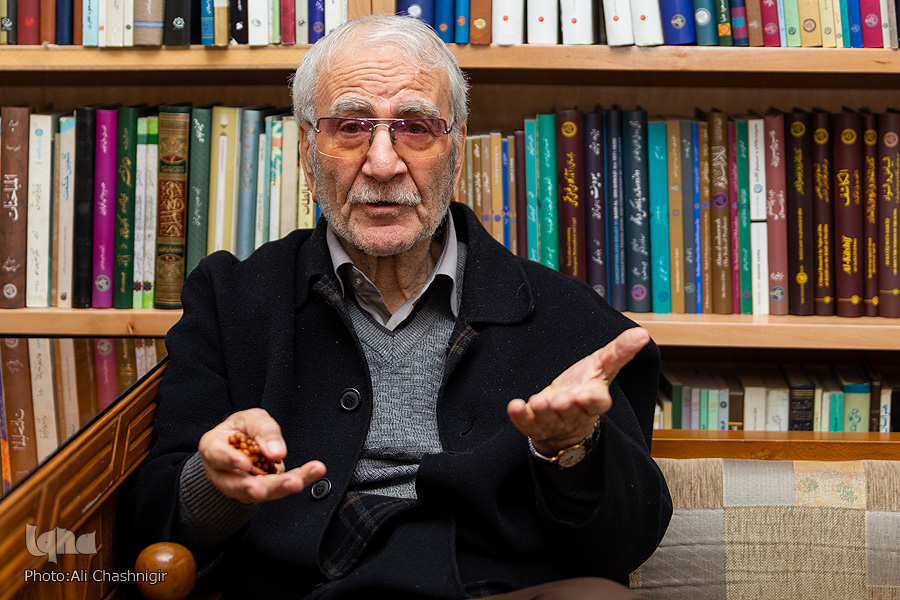 فلسفه چندان به درد زندگی روزمره نمیخورد و از من اثر کاربردی نخواهید/متاسفم که امروز فلسفه خوب خوانده نمیشود/علامه طباطبایی به هستها اکتفا نمیکرد دینانی