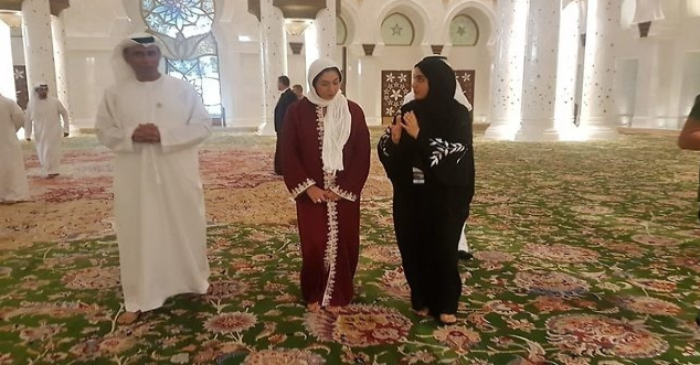 گام بلند امارات برای عادی سازی روابط با اسرائیل/ وزیر صهیونیست در مسجد ابوظبی+عکس گام بلند امارات برای عادی سازی روابط با اسرائیل/ وزیر صهیونیست در مسجد ابوظبی+عکس