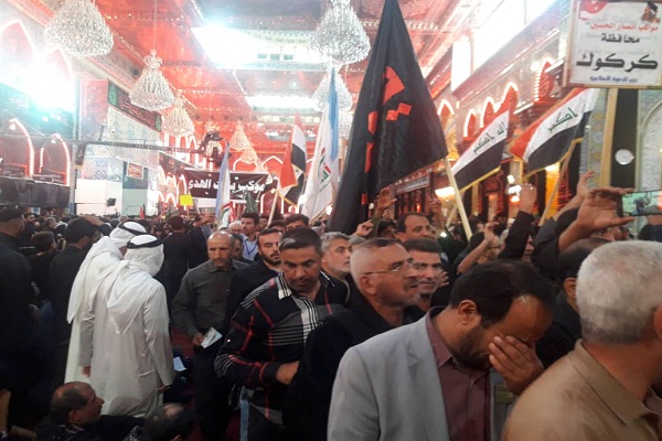 تبلور «الحسین یجمعنا» در شب اربعین حسینی تبلور «الحسین یجمعنا» در شب اربعین حسینی