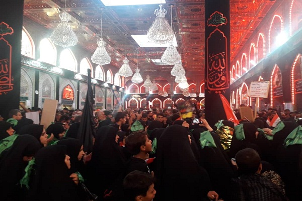 تبلور «الحسین یجمعنا» در شب اربعین حسینی تبلور «الحسین یجمعنا» در شب اربعین حسینی