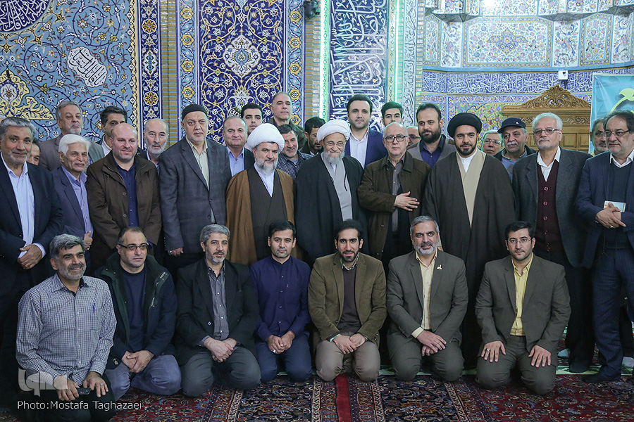 مسجد امام خمینی بازار بازاریان از دارالقرآن مسجد امام خمینی(ره) حمایت کنند