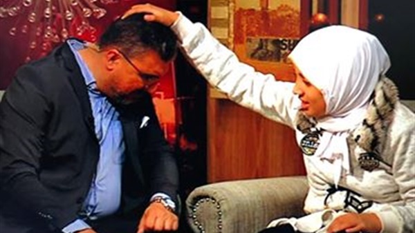 تأثر شدید مجری مصری از تلاوت نوجوان اوتیسمی