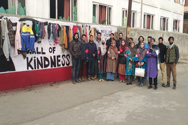 دیوار مهربانی پس از ایران و چین، در هند ساخته شد دیوار مهربانی پس از ایران و چین، در هند ساخته شد