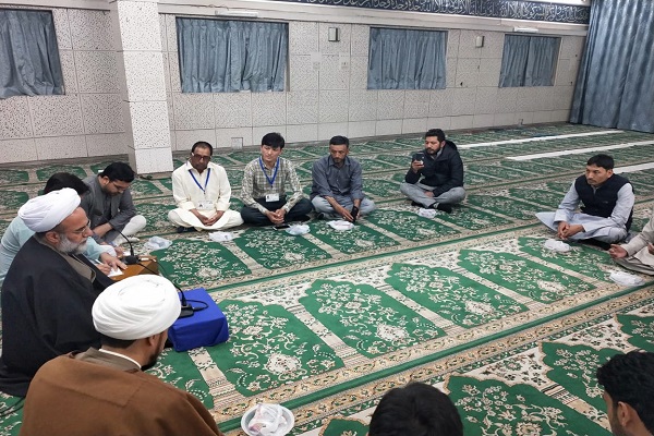 هیئتی 31 نفره از «دهلی»، فردا عازم نجف میشود هیئتی 31 نفره از «دهلی»، فردا عازم نجف میشود