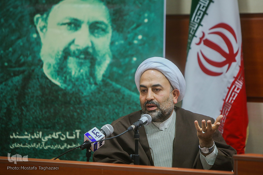 محدثی: برخی آرای موسی صدر خام و غیرواقع&zwnj;بینانه است/ زائری: مطالعه دقیق و درکی از آن فضا ندارید