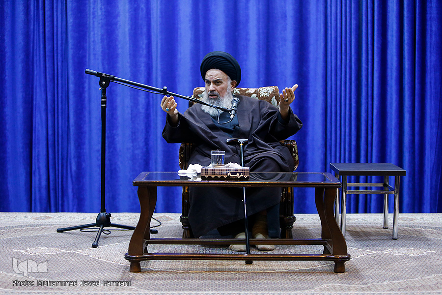 نخبگان قرآنی افغان در جوار احیاگر قرآن تجلیل شدند نخبگان قرآنی افغان در جوار احیاگر قرآن تجلیل شدند