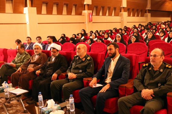 تجلیل از برگزیدگان دو طرح قرآنی  در استان فارس + عکس