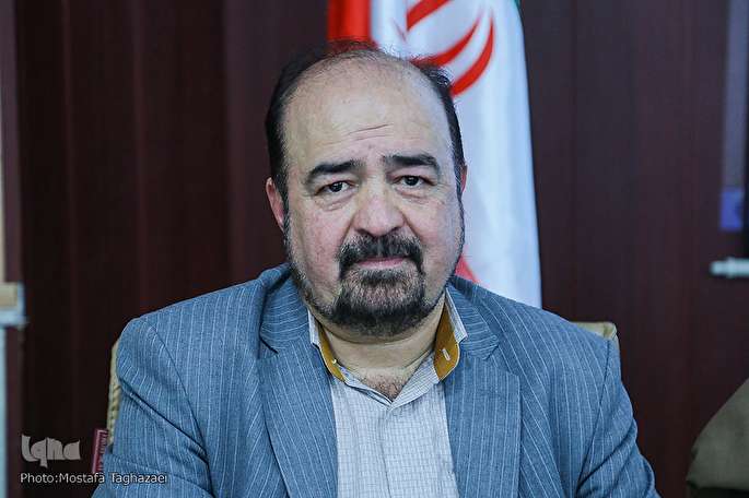 نقش عقل خودبنیاد در توسعه گستره معنای باطنی قرآن/ رویکرد «خوانندهمحور» در تفسیر نقش عقل خودبنیاد در توسعه گستره معنای باطنی قرآن/ رویکرد «خوانندهمحور» در تفسیر