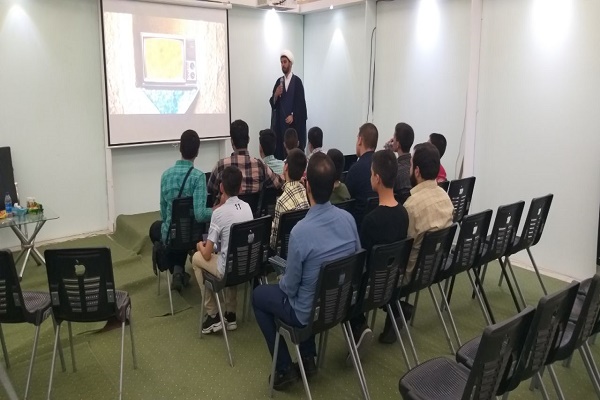 تماشاخانهای در حاشیه رقابتهای بینالمللی قرآن تماشاخانهای در حاشیه رقابتهای بینالمللی قرآن