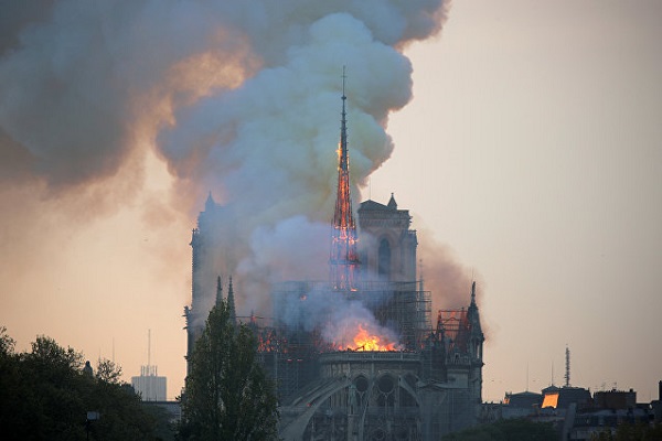 اظهار تأسف شیخ الازهر از آتش&zwnj;سوزی کلیسای نوتردام