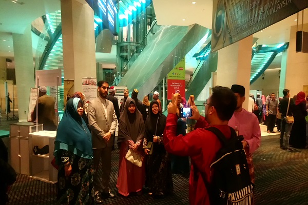 شب داغ &laquo;پلنری&raquo; و خاطره سازی نماینده ایران برای مردم مالزی + عکس