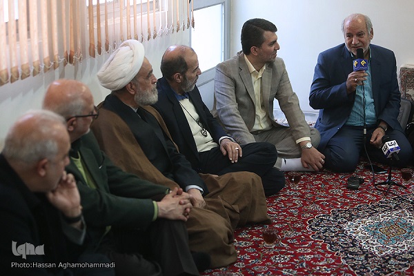 یادی از مرحوم «عباس رنجبر» بنیانگذار سبک نوین قرائت قرآن در قم یادی از مرحوم «عباس رنجبر» بنیانگذار سبک نوین قرائت قرآن در قم