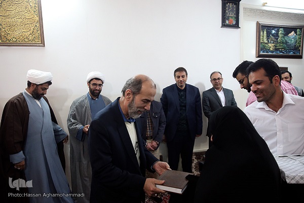 یادی از مرحوم «عباس رنجبر» بنیانگذار سبک نوین قرائت قرآن در قم یادی از مرحوم «عباس رنجبر» بنیانگذار سبک نوین قرائت قرآن در قم