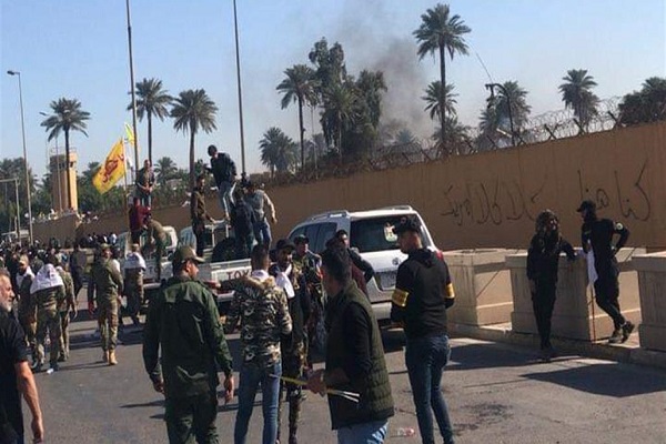 آخرین اخبار از مراسم تشییع شهدای حشدالشعبی در بغداد/ آتشزدن سفارت آمریکا آخرین اخبار از مراسم تشییع شهدای حشدالشعبی در بغداد/ آتشزدن سفارت آمریکا