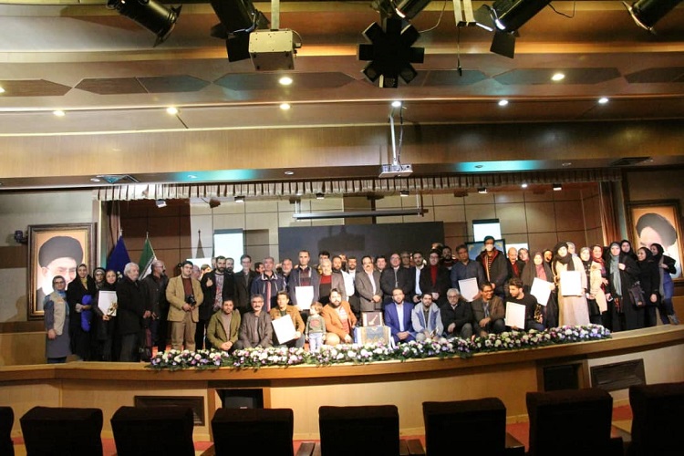 دوسالانه سراسری عکس نور با تجلیل از برترین&zwnj;ها به پایان رسید/ هنرمندان شهرستان&zwnj;ها خوش درخشیدند