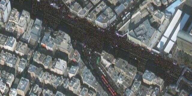 ماهوارههای فضایی هم مراسم تشییع را به نظاره نشستند/ 3 عکس ماهوارهای از جمعیت تهران ماهوارههای فضایی هم مراسم تشییع را به نظاره نشستند/ 3 عکس ماهوارهای از جمعیت تهران