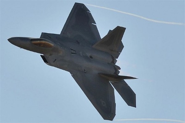 پرواز هواپیماهای آمریکایی برفراز دیرالزور سوریه