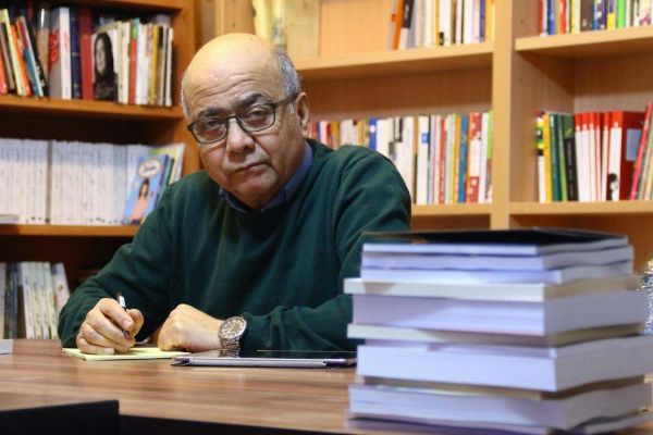 رمان را با پاورقی&zwnj;نویسی اشتباه گرفته&zwnj;ایم/نبود ویترین منجر به تکثر عامه&zwnj;پسند&zwnj;ها شده است