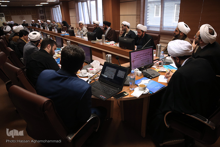 تشییع سردار سلیمانی نمونه&zwnj;ای از برکات قرآن / تأکید بر تبدیل آثار قرآنی به فراورده&zwnj;های سهل&zwnj;الوصول