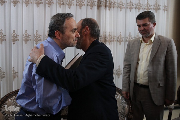 شهریار پرهیزکار انتقاد شهریار قرآن از عدم توجه کافی به مسابقات حفظ/ توسل به حضرت زهرا(س) سعودیها را مبهوت کرد