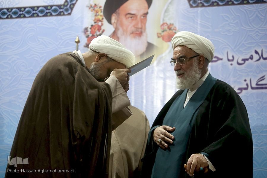 عزت از دست رفته امت اسلام جز با وحدت باز نمی&zwnj;گردد