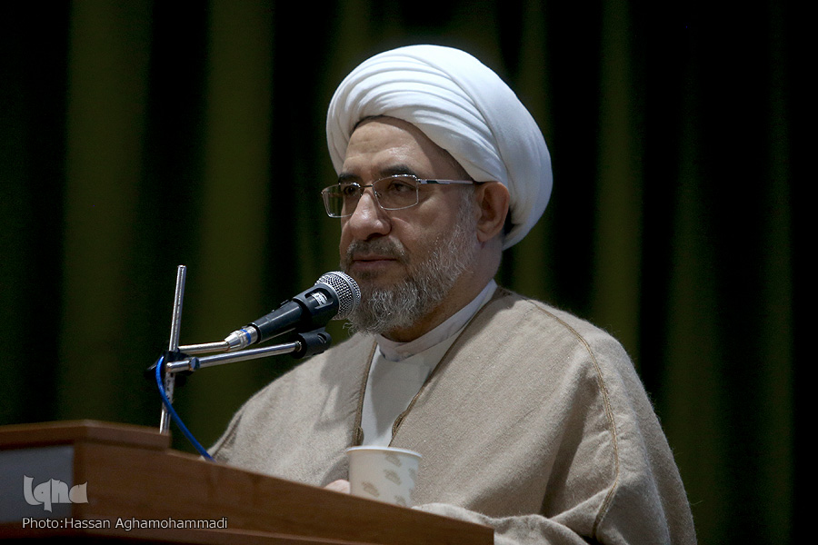 عزت از دست رفته امت اسلام جز با وحدت باز نمی&zwnj;گردد